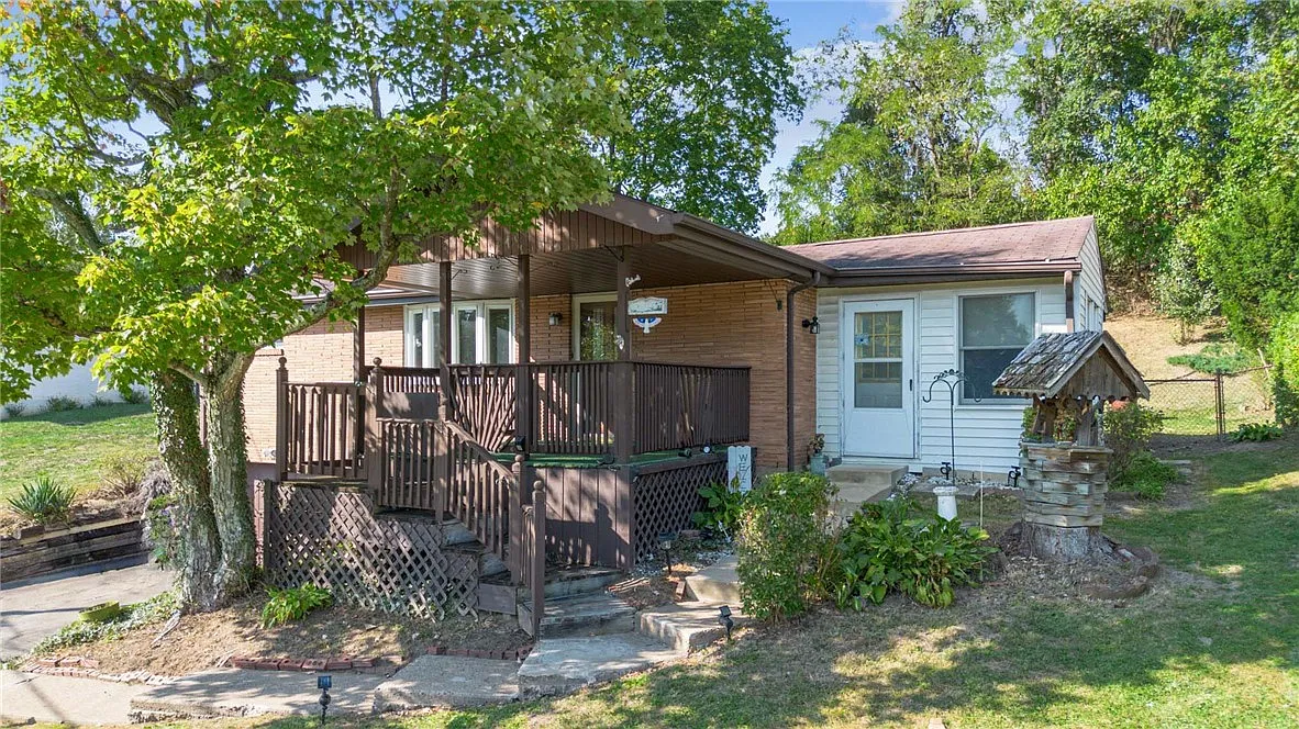 9881 Joan Dr photo 1