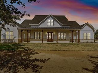 1719 S Hubbard St, Alvord, TX 76225