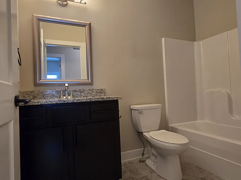 812 NE Heights Ln — Photo 5