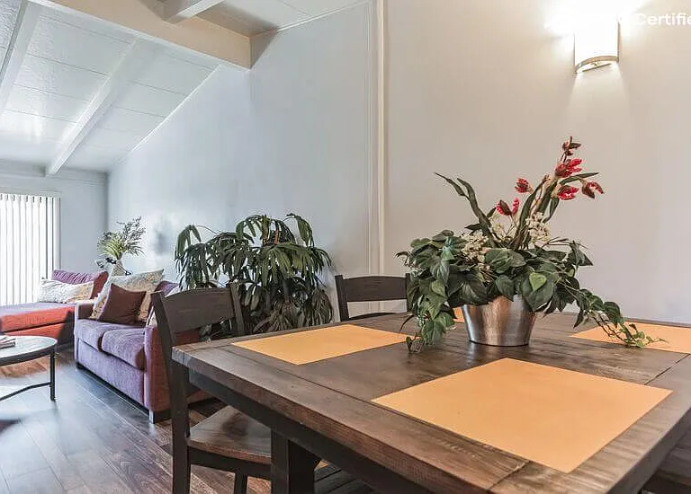 2912 W Century Blvd — Photo 10