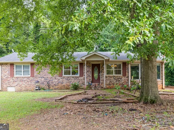 949 Honeysuckle Trl, Winder, GA 30680