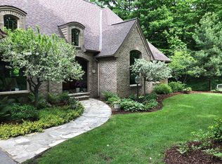 10271 E Twin Oaks Dr, Traverse City, MI 49684