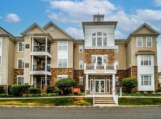 3202 Enclave Cir #3202, Somerset, NJ 08873