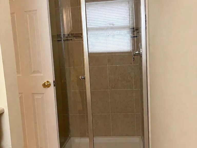 5485 Expressway Dr N — Photo 3