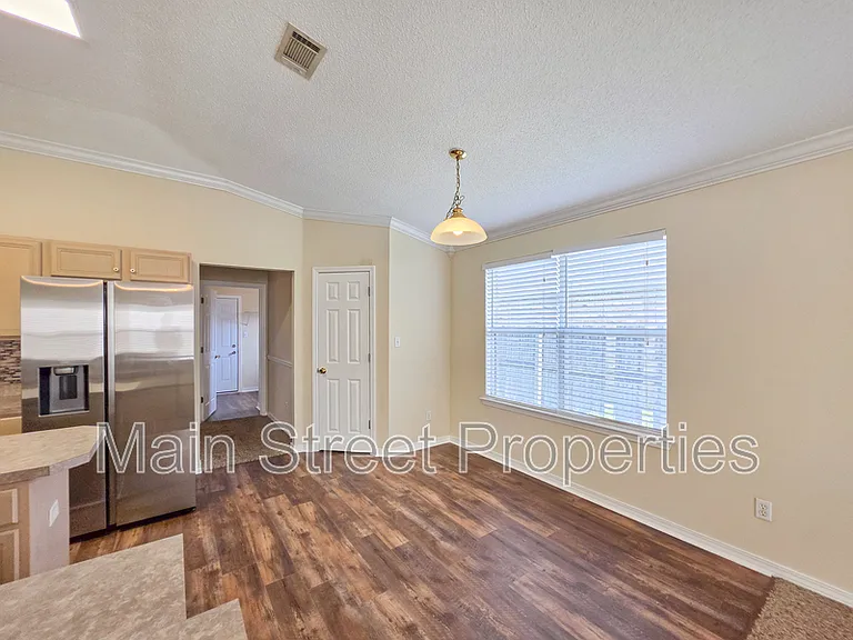 1057 Freeboard Blvd — Photo 9