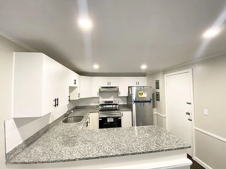 520 Talbot Ave #8 — Photo 14