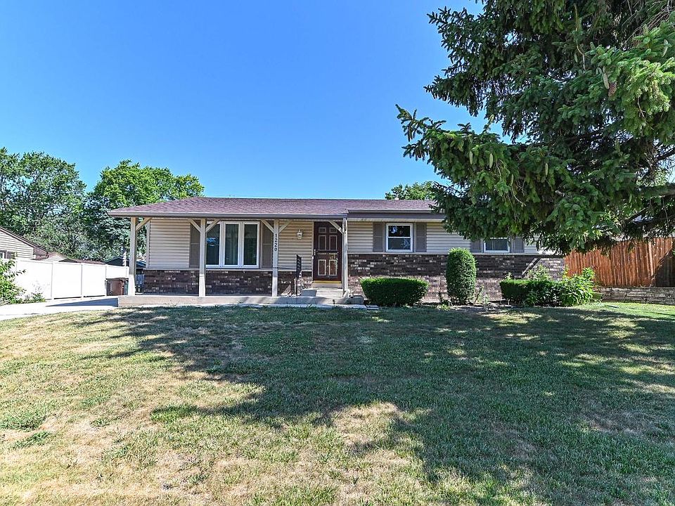 1st image of 1220 Lakeview AVENUE