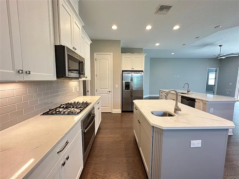 981 Bee Branch Ct — Photo 4