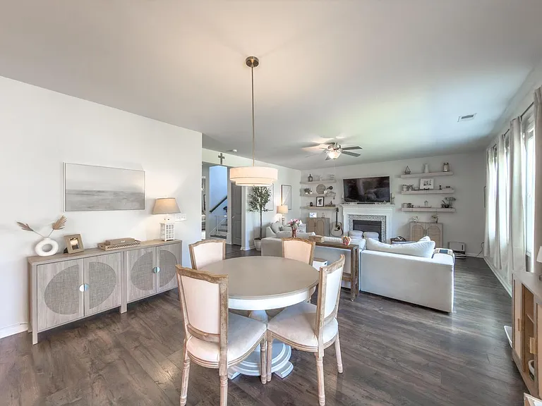 209 Yeamans Way — Photo 16