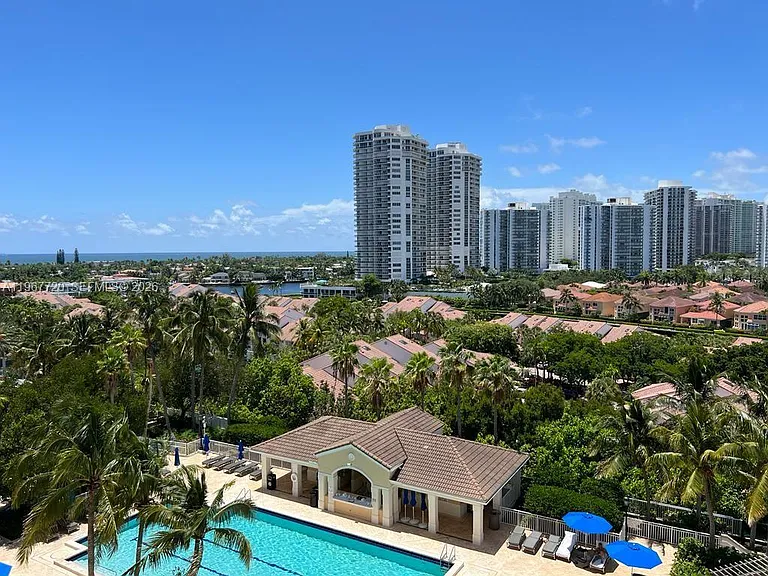 21055 Yacht Club Dr #1009 — Photo 2