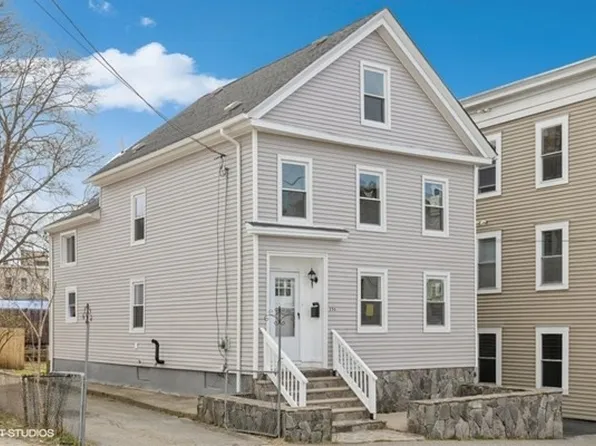 256 School St, Lowell, MA 01854