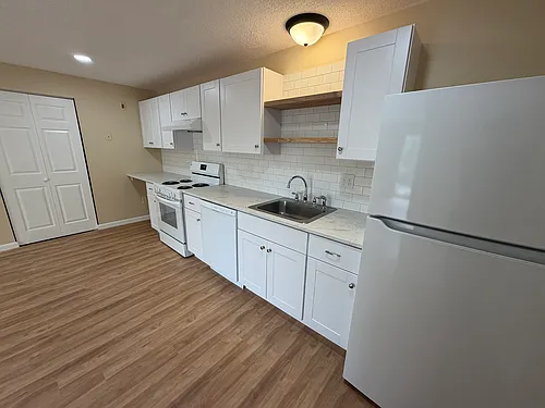 79 Ivan St #78 Photo 1