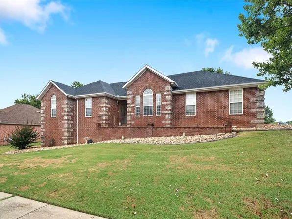 1801 NW Mustang Ave, Bentonville, AR 72712