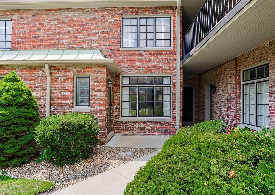 1st image of 8363 Somerset Dr #8363
