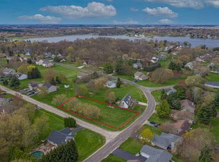 200 Lamplighter Loop SE, Poplar Grove, IL 61065