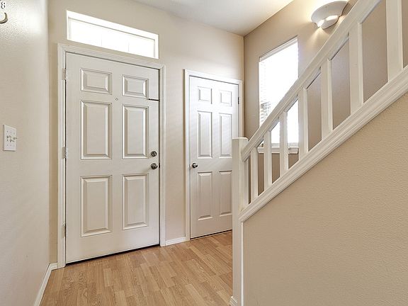 3rd image of 140 SE 43rd Ave