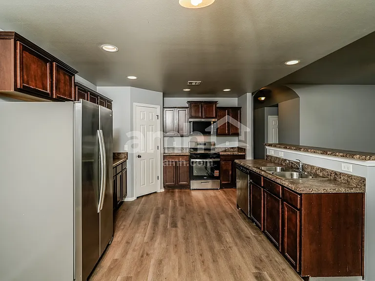 2613 W Huntsville St — Photo 5
