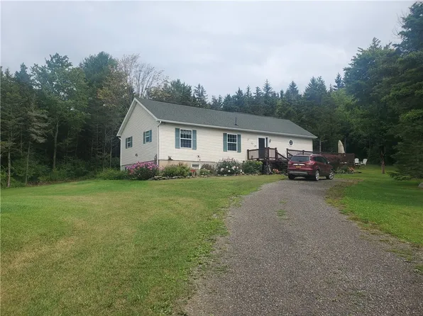 5397 Highlands Dr, Branchport, NY 14418
