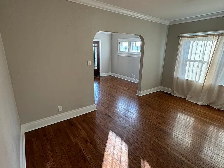3015 Wayne Ave — Photo 6