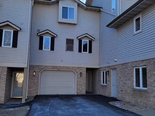 442 Meadowridge Cir, Lake Mills, WI 53551