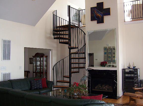 5th image of 128 Cherry Ct