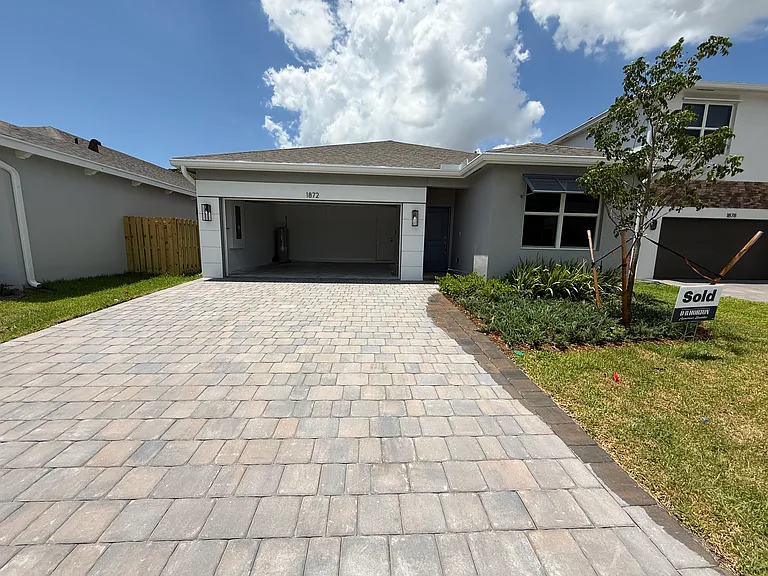 1872 NW 6th Ct — Photo 7