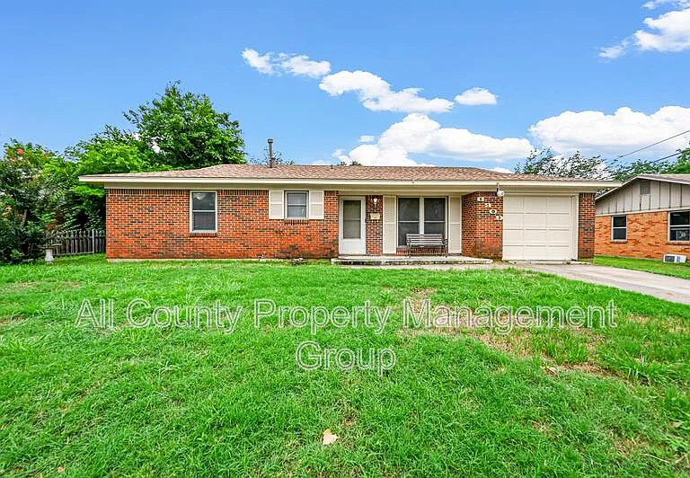 6209 Shadydell Dr — Photo 1