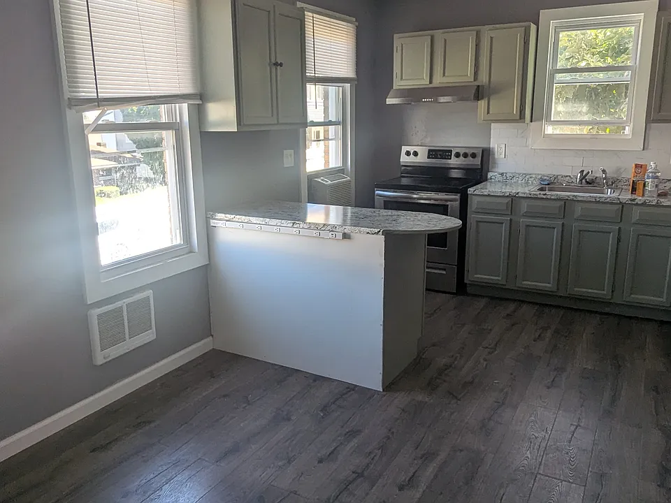 329 Sunbury St #1