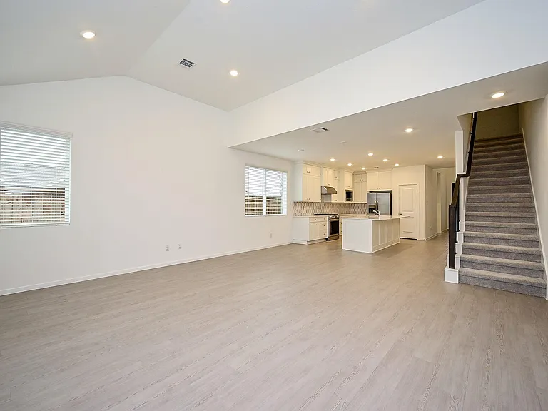 6427 Seafoam Lake Dr — Photo 26