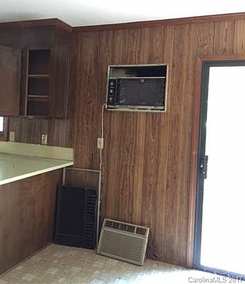 5th image of 1921 Silver Creek Dr