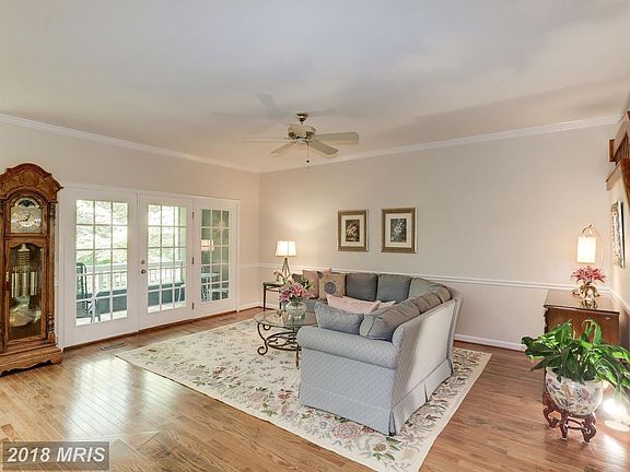 4th image of 102 Summer Village Dr