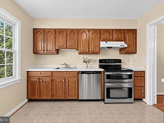 3rd image of 12517 Manchester Way