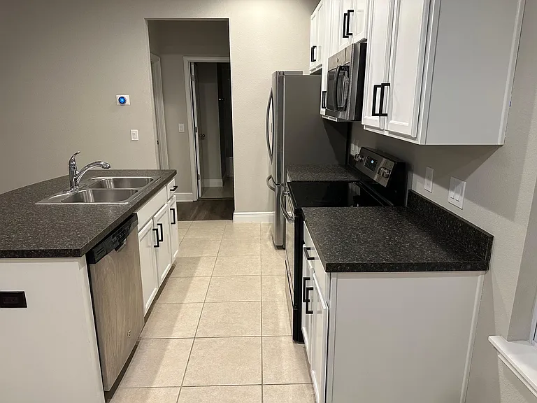 13377 Beebe Aly — Photo 4