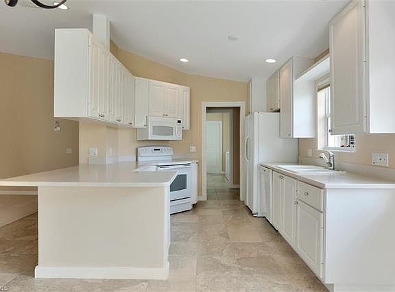 5th image of 15460 Orlanda Dr