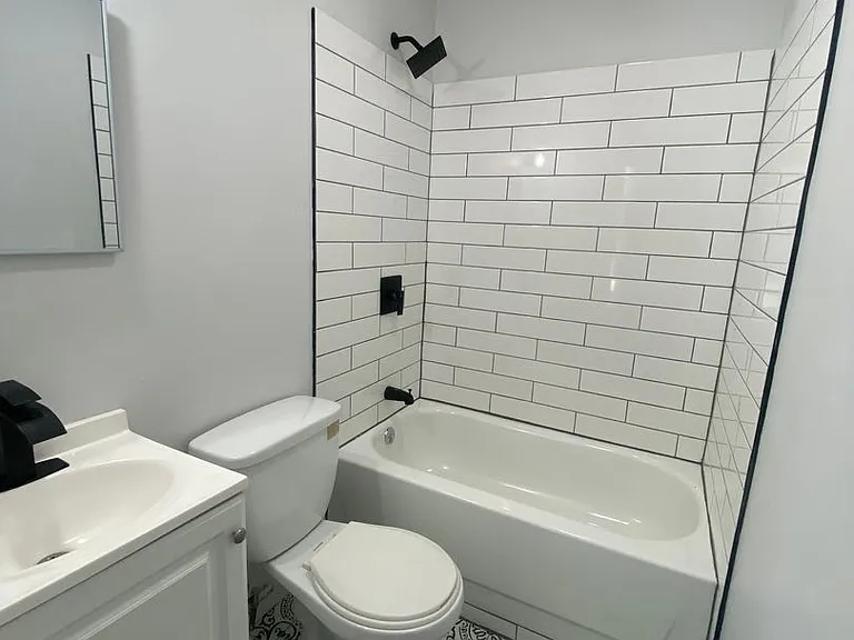 81 W Main St — Photo 11