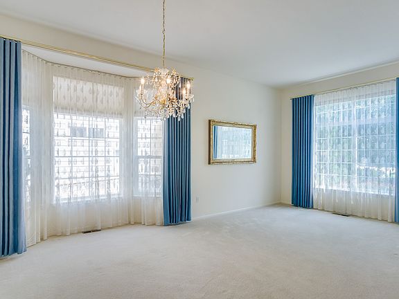 Formal Dining/Living Room