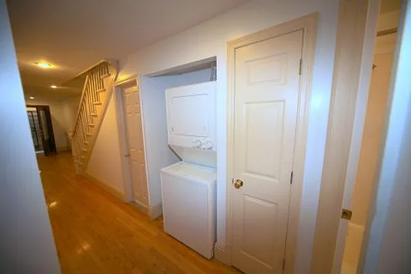 Rented by Metropolitan Realty | media 67