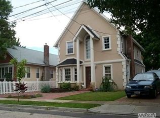 16 Baylis Pl, Lynbrook, NY