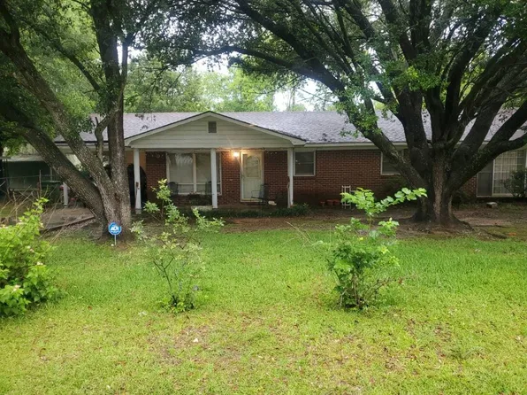 210 Greenbriar St, Selma, AL 36701