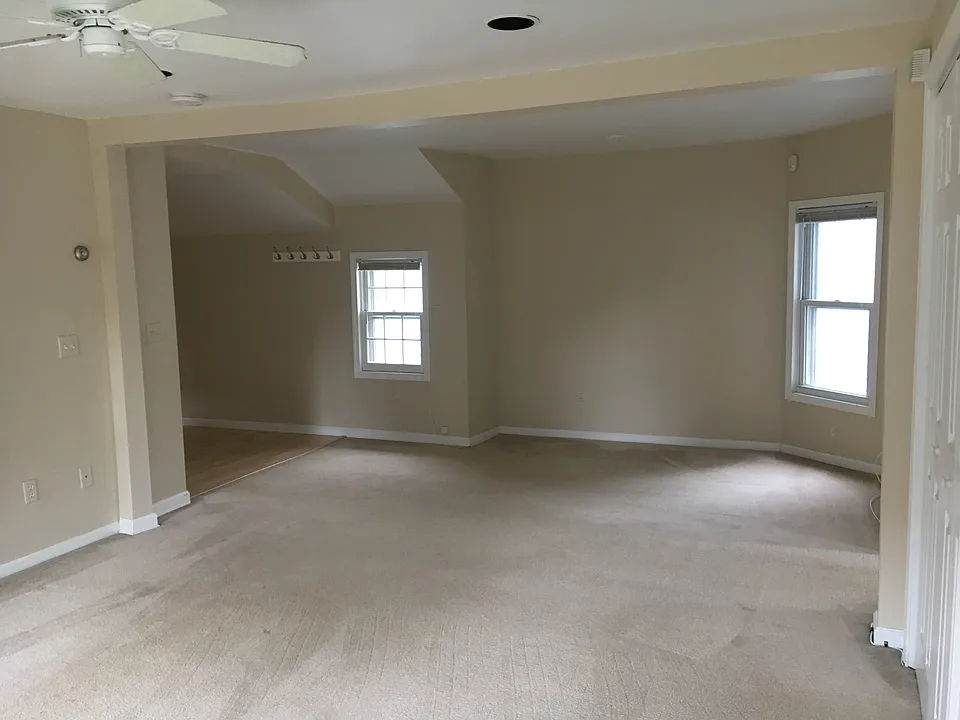 21 S Goodman St #1