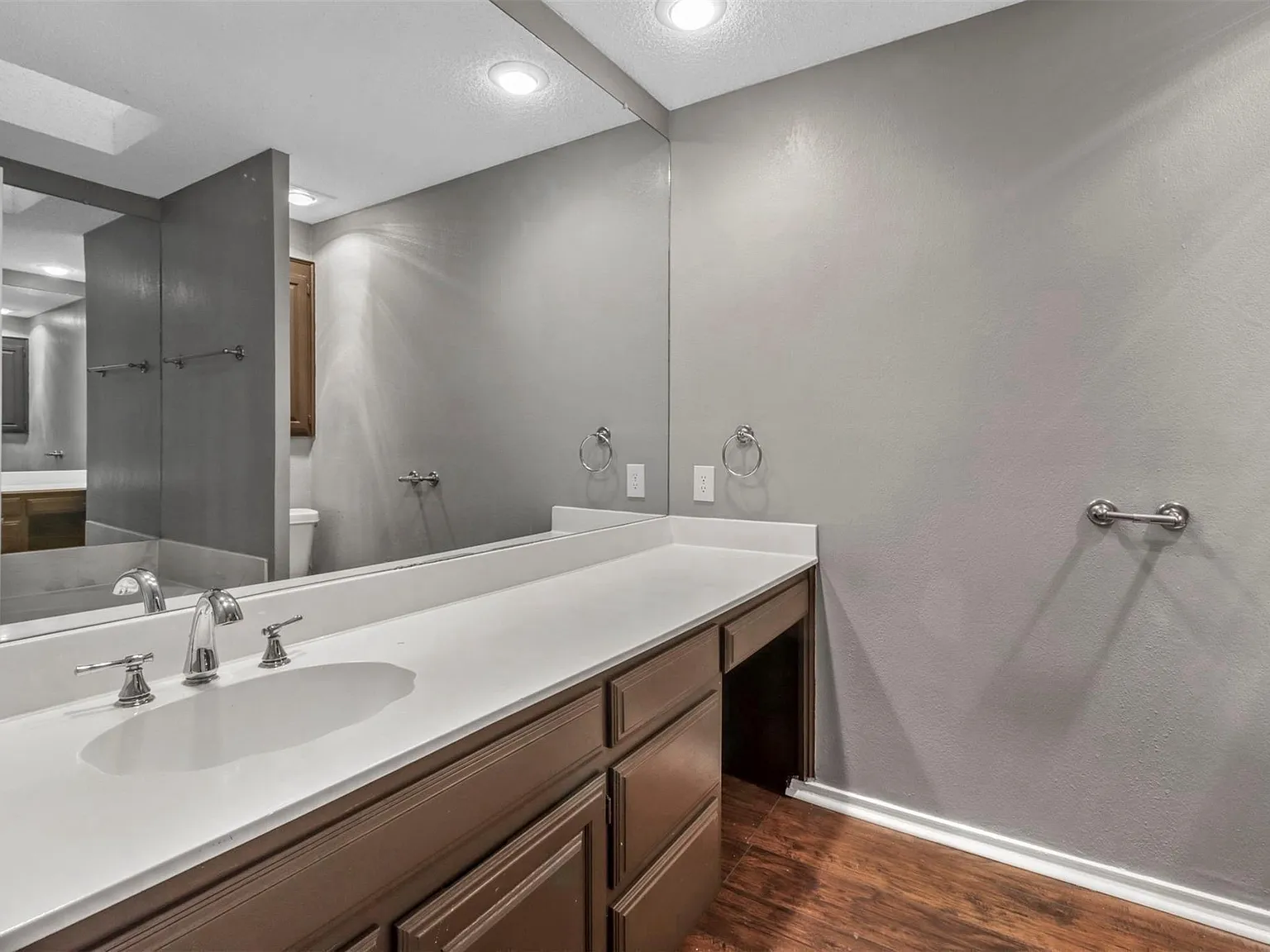 814 Custer St; Arlington 76014 - 1 — Photo 4
