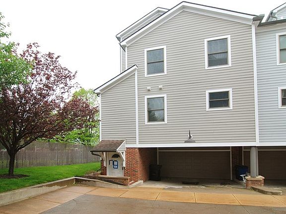 3rd image of 5425 Herman Ave #9