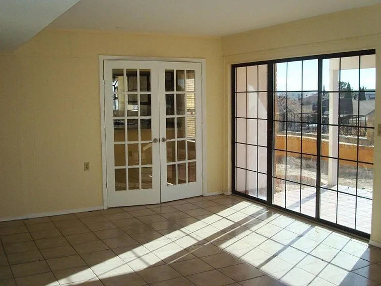 7401 Lakehurst Rd — Photo 10