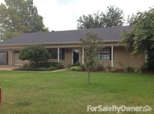 3140 Le Oaks Dr, Bossier City, LA 71111
