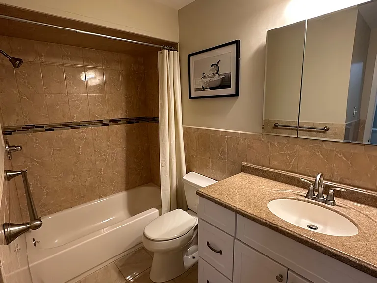 69 Berkshire Ct — Photo 12