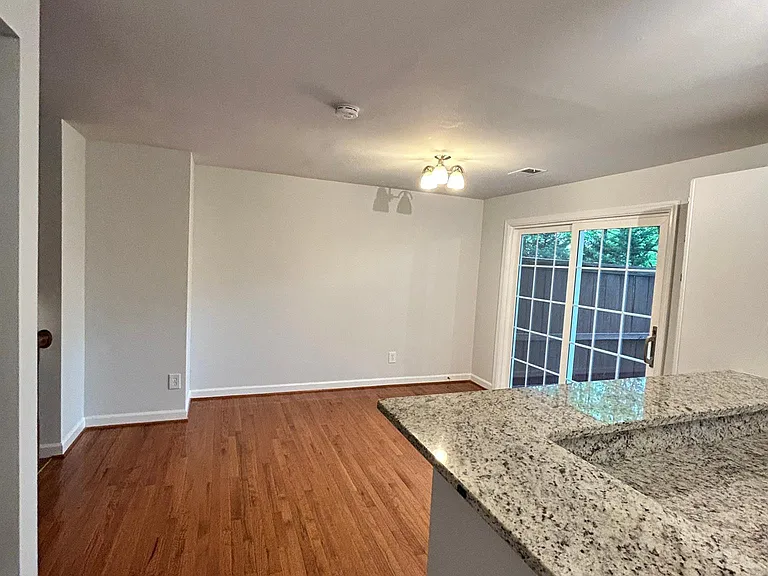 8021 Merry Oaks Ct — Photo 20