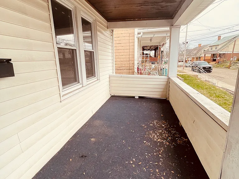 107 Ridgewood Ave — Photo 3