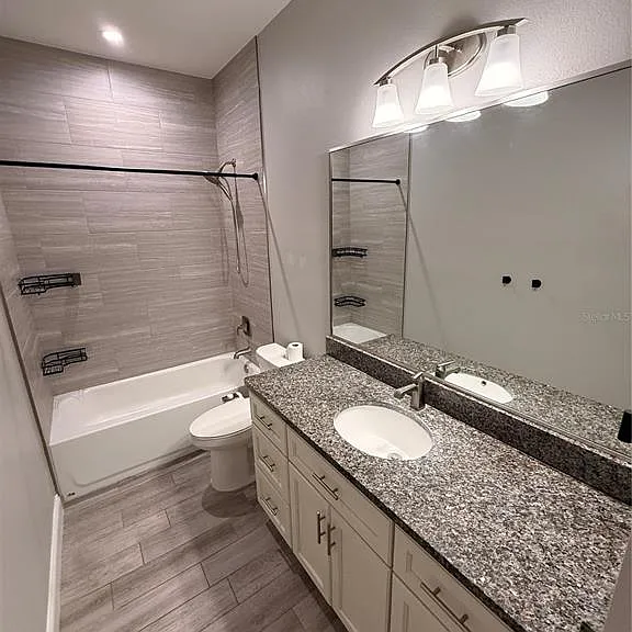 20627 Majestic St — Photo 12