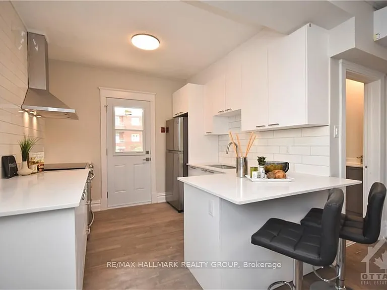 375 Mackay St #3 — Photo 7