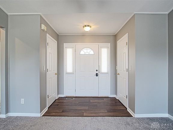 3rd image of 1248 Carriage Hill Ln